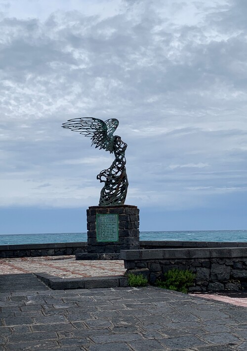 Guardini-Naos et la statue de Niké