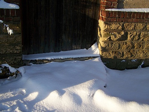 neige du 17 déc 2010 soleil seuil porte grange