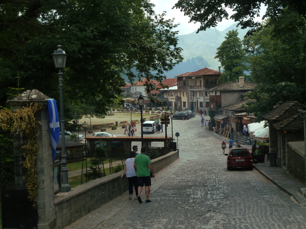 Metsovo, adossée à la montagne * 