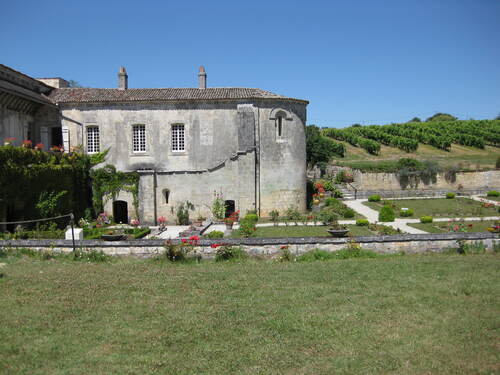 L'abbaye de Fontdouce (17770 Saint Bris des Bois).