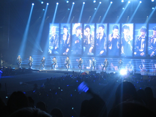 We are Super Junior ! *main en avant*
