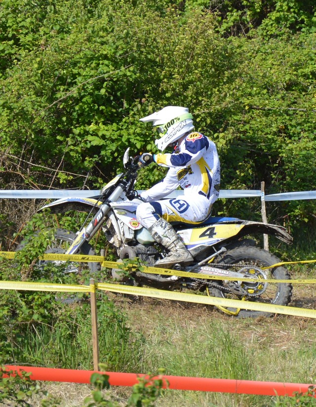 Blog de sylviebernard-art-bouteville : sylviebernard-art-bouteville, 29ème Enduro des Coteaux Charentais . Châteauneuf-sur-Charente 4.05.2014 (N°8)