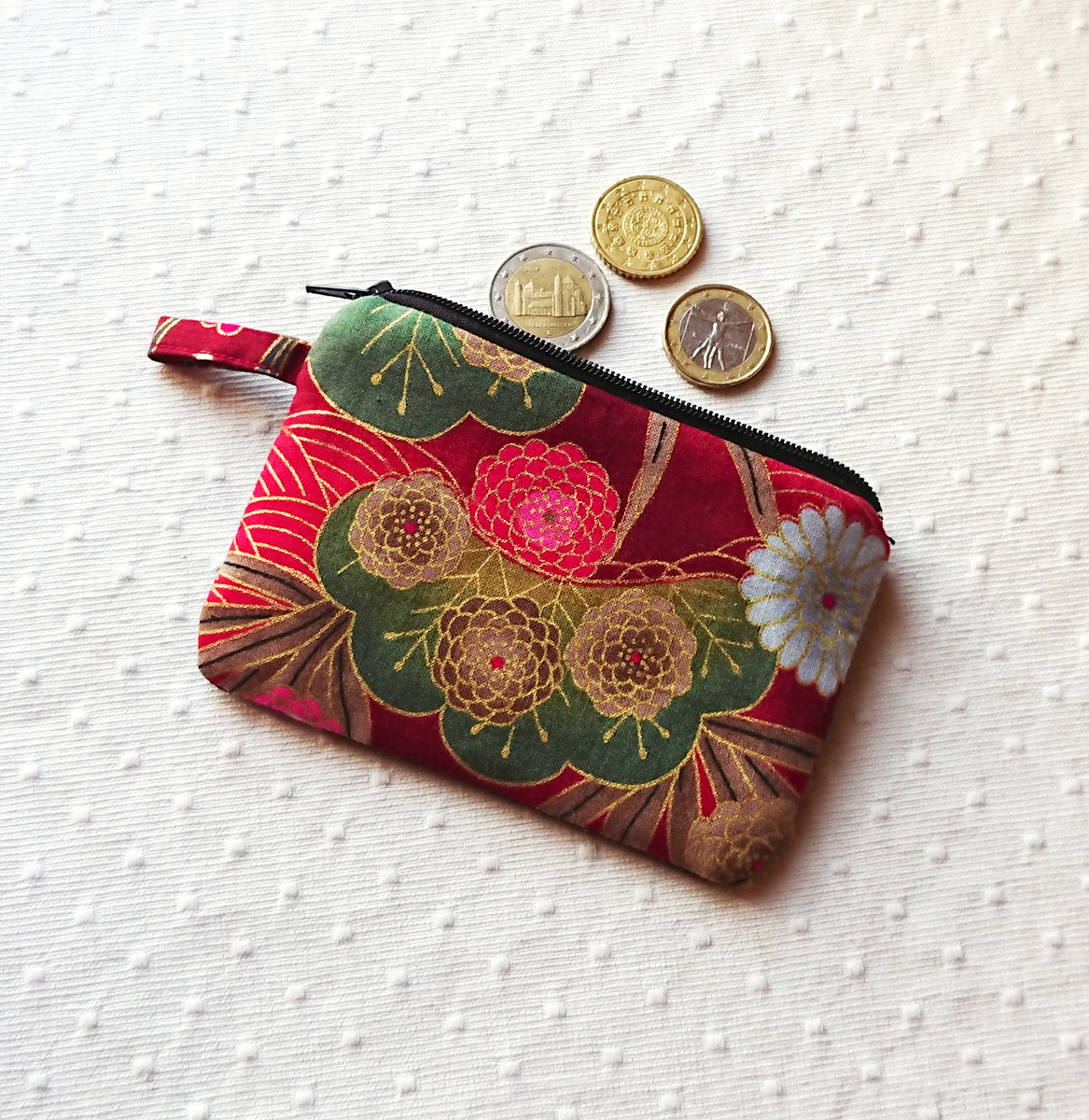 V2 - Petit Porte-monnaie tissu japonais coton imprimé floral Rouge / Vert  et Or 12 x 8,5 cm, fermeture à glissière - Ann M. Création Bijoux et objets  textile