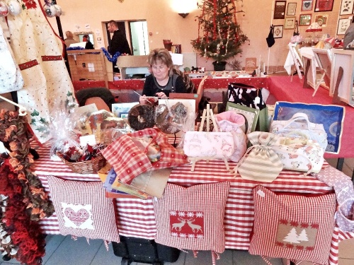 Le marché de Noël 2011, organisé par les "Bouffons" de Chamesson