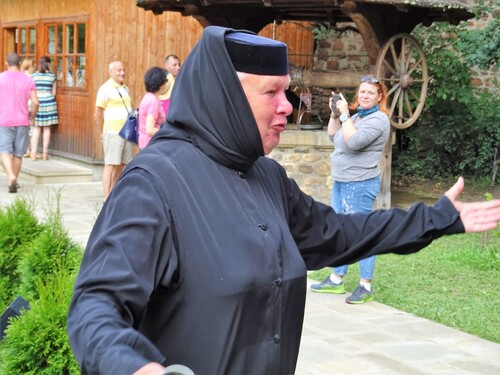 Visite du monastère de Moldovita en Roumanie avec soeur Tatiana