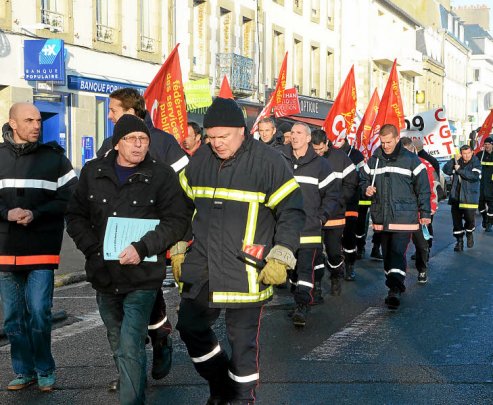 Concarneau-Les pompiers pros manifestent (LT 16/01/2016)