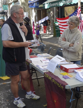 Digne les Bains: La Libre Pensée 04 tenait un stand boulevard Gassendi!