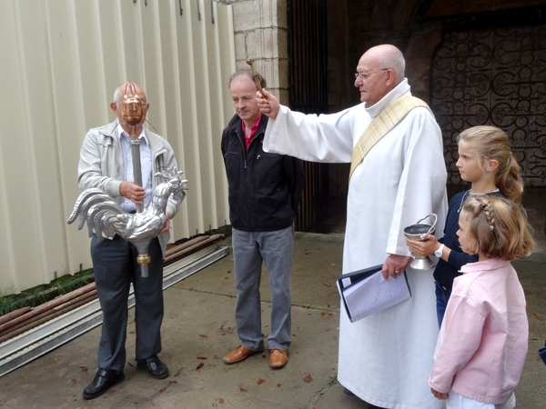 Bénédiction du nouveau coq de l'église Saint Pierre de Châtillon sur Seine