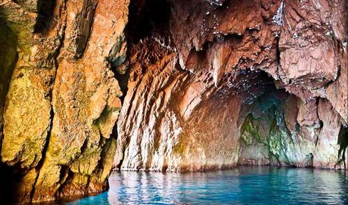 les grottes de Capo Rosso