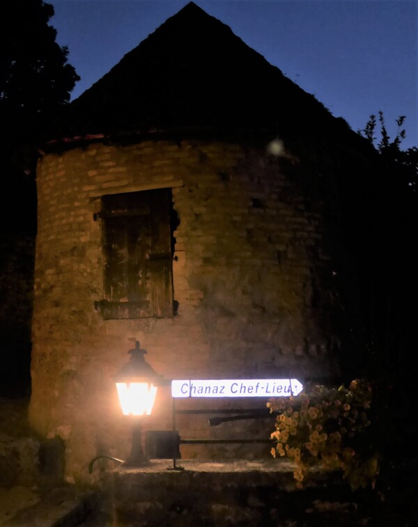 Chanaz à la nuit tombée.....