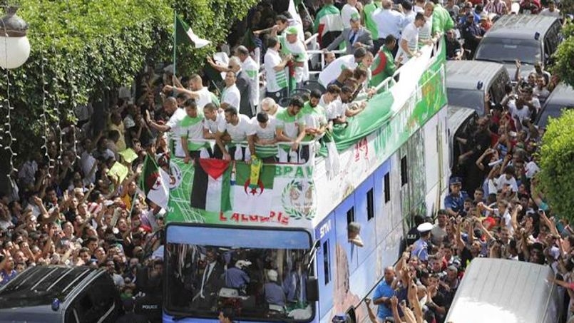 Mercredi 2.7.2014 parade de l\'EN dans les rues d\'Alger après le mundial 2014