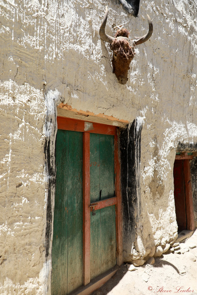 Porte d'une demeure du centre de Lo-Manthang