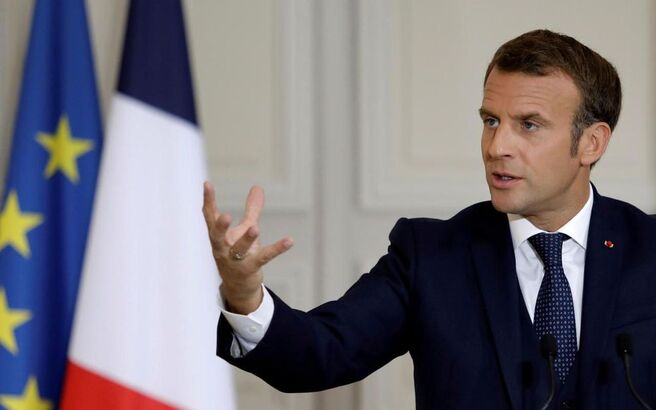  Emmanuel Macron a critiqué l’ex-Premier ministre Saad Hariri, accusé d’avoir introduit un facteur « confessionnel » dans le processus de formation du gouvernement libanais.