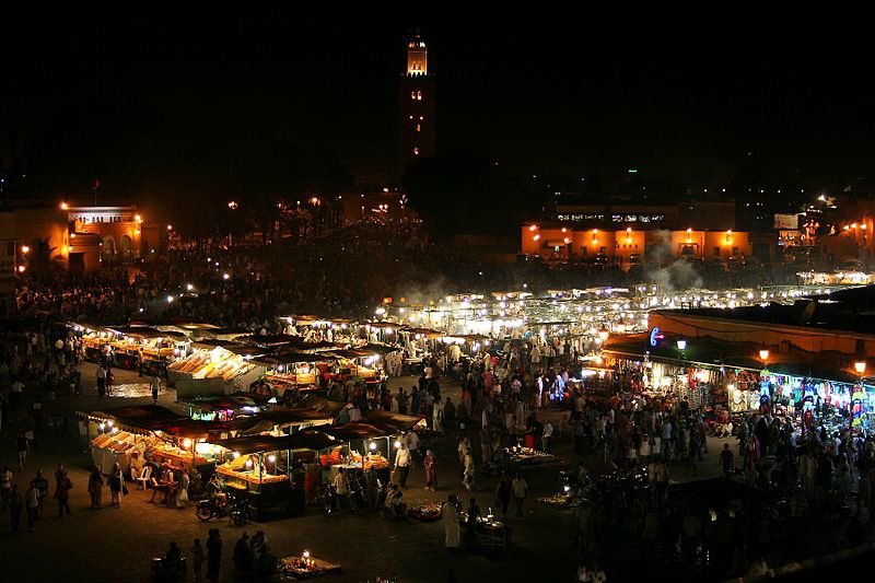 800px-Jemaa_el-Fnaa_at_night_-_Maroco_-_Marrakesh