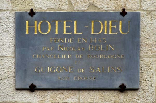 L'Hôtel-Dieu des  Hospices de Beaune a émerveillé les adhérents de l' Association Culturelle du Châtillonnais 