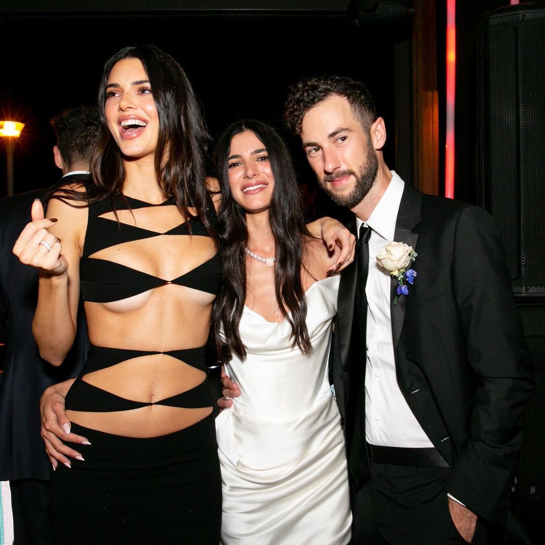 Kendall Jenner déclenche une polémique monstre avec une robe « inappropriée  » au mariage de son amie Lauren Perez - People Ciné News