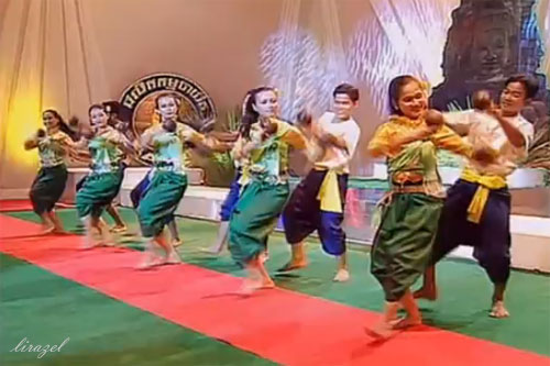 Danse folklorique cambodgienne : coconut dance