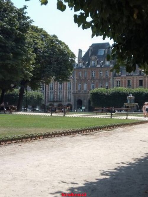 Echappée belle Parisienne. L'hôtel de Sully. 