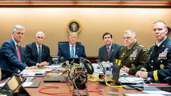 Le président américain Donald Trump, le 26 octobre 2019, dans la salle de crise de la Maison Blanche à Washington (Etats-Unis), lors de l\'opération militaire américaine ayant&nbsp;entraîné la mort&nbsp;d\'Abou Bakr Al-Baghdadi.