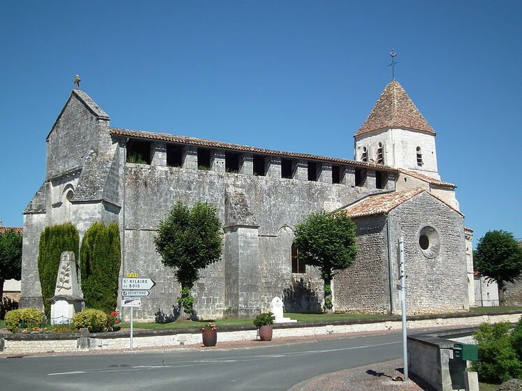 Eglise de GuitiniÃ¨res (2).JPG