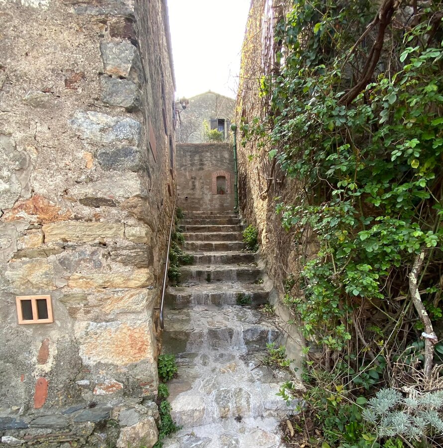Un retour au charmant village médiéval de Castelnou