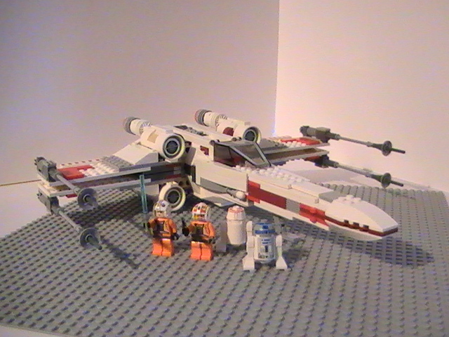 Légo Star Wars n° 9493 de 2012 - Le X Wing starfighter.