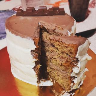 Peut être une image de gâteau
