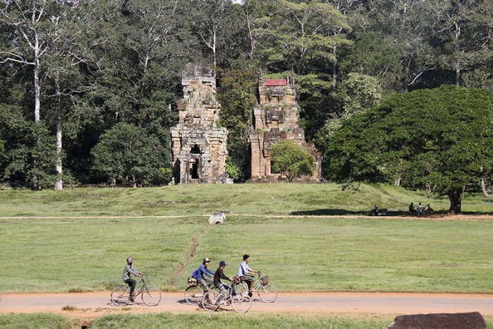 A vélo à Angkor, Cambodge