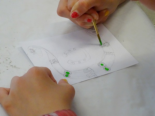 Une initiation à la calligraphie pour les enfants à la médiathèque de Laignes