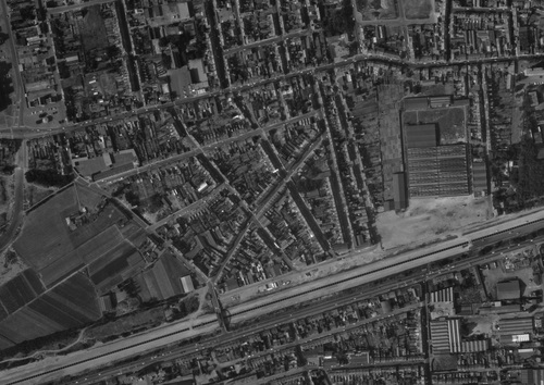 Saint-Pol-sur-Mer - Centre-ville en 1976, le canal a été recouvert (remonterletemps.ign.fr)
