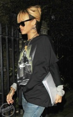 PHOTOS DE RIHANNA A LONDRES !