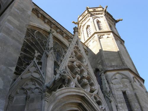 Carcassonne (Aude) : ville basse et basilique de la cité médiévale