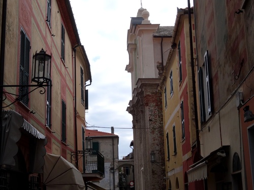 Promenade dans Noli, Côte Ligure, en Italie (photos)