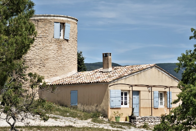 Château St-Saturnin Les Apt (Vaucluse)