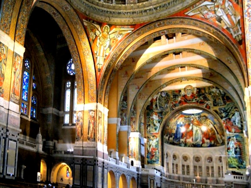 VISITE DE LA BASILIQUE STE THERESE DE  LISIEUX