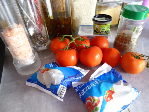 Un Tartare de Tomates et Mozzarella, en millefeuilles