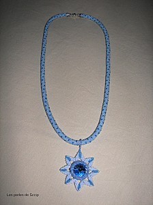 crochet-bleu-et-star-pendant-1.JPG