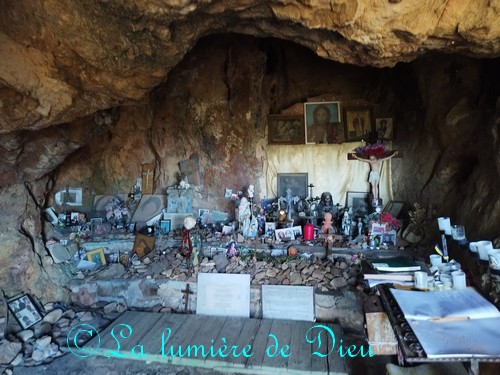 Saint Raphaël, la grotte saint Honorat (Sainte Baume)