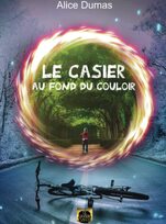 Le casier au fond du couloir