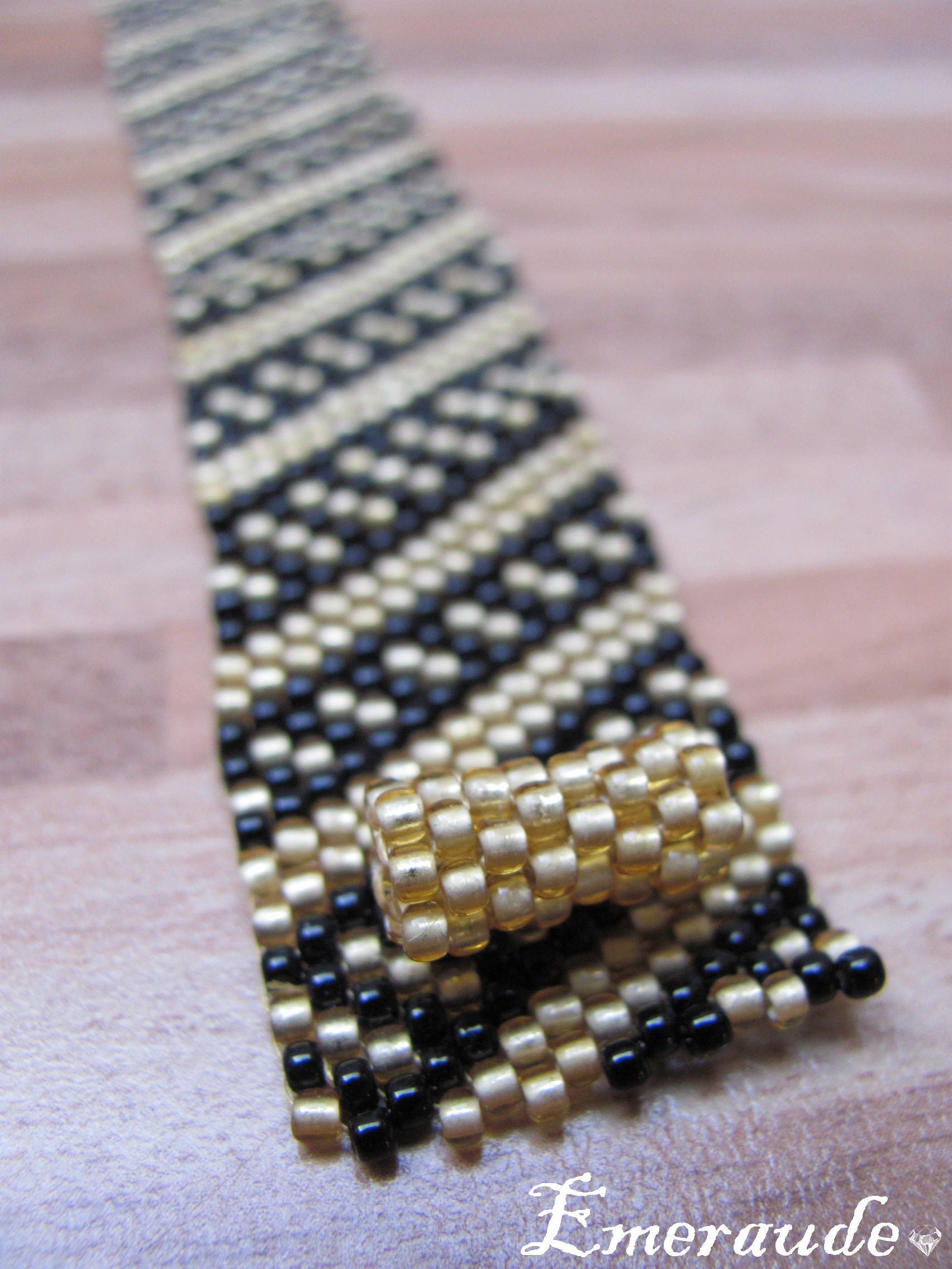 Tissage peyote: bracelet à diagonales - Les passions d'Emeraude