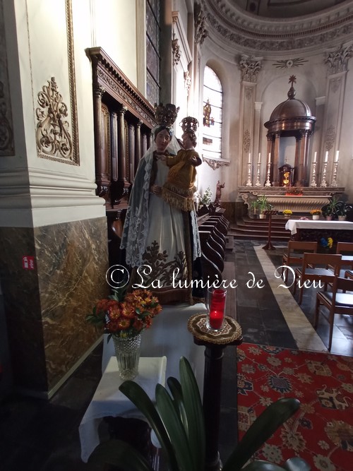 Menin (Belgique), l'église Saint Vaast