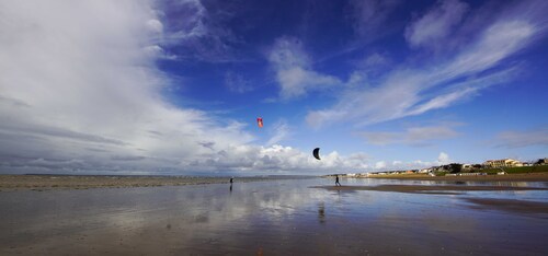 La plage de Tharon-plage au grand-angle