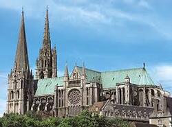 * Visite de l'extérieur de la cathédrale de Chartres 