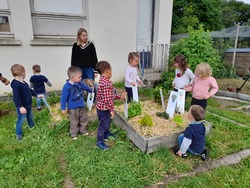 maternelle : classe dehors du mois de juin