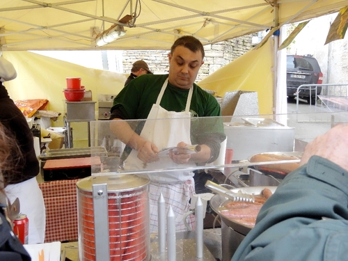 Les stands de vente, de restauration, les animations à la Saint Vincent Tournante des Crémants de Bourgogne 2013 ...