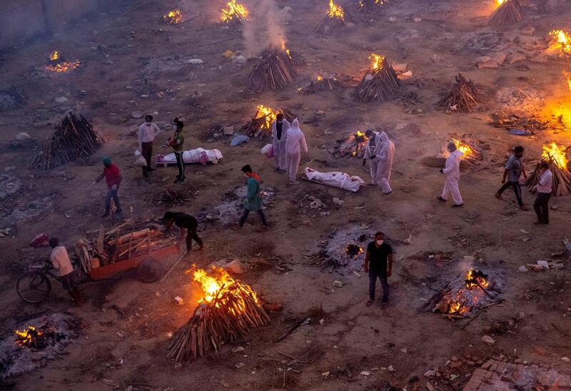 « Des patients qui crient de douleur​ » : débordée par le Covid, l’Inde suffoque