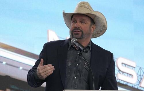 Le chanteur de country Garth Brooks accusé de viol par son ancienne coiffeuse