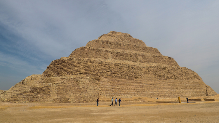 Egypte: la plus vieille pyramide encore debout rouvre après rénovation