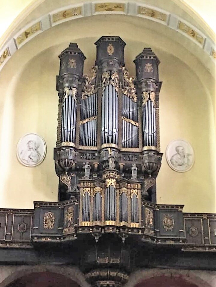  Collégiale Saint-Denis de Liège.