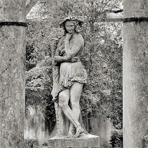 Statues du Jardin du Luxembourg 4 (La Velléda)